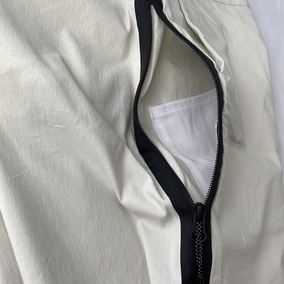 Nike Tech Street Shorts (S) - Picture 5 of 10